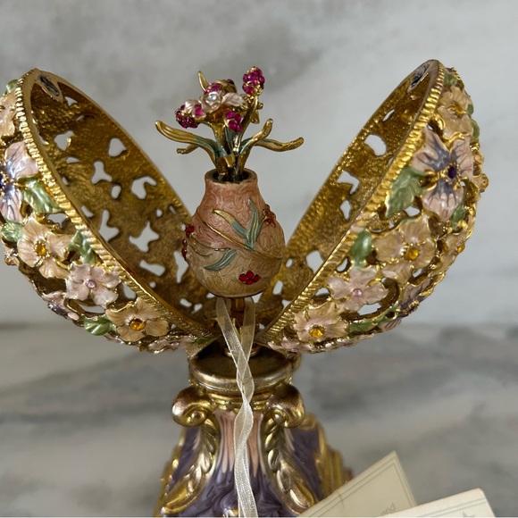 NWT Jeweled Gem Music Box Covered Egg By Collette Et Cie Song - Swan Lake - Picture 7 of 11